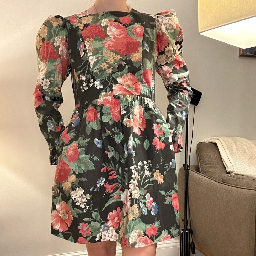 Batsheva floral mini dress with pockets!